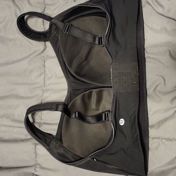 Lululemon sports bra - Picture 2 of 3